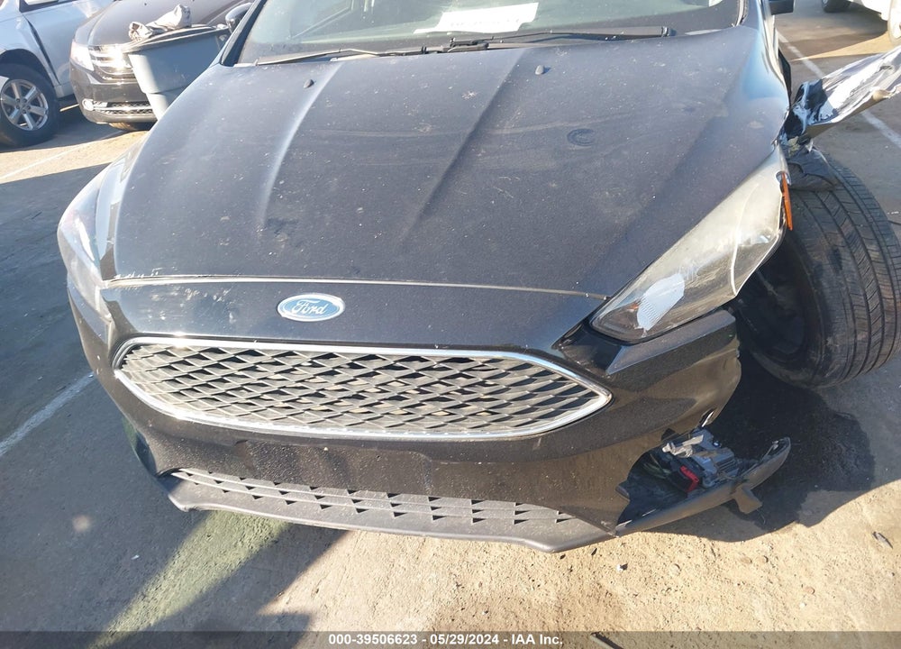2017 FORD FOCUS SEL VIN: 1FADP3H24HL218205