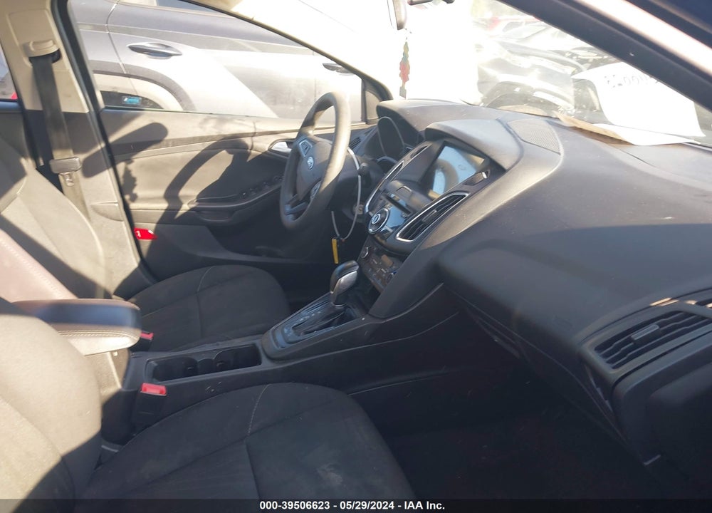 2017 FORD FOCUS SEL VIN: 1FADP3H24HL218205