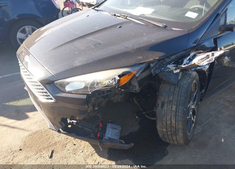 2017 FORD FOCUS SEL VIN: 1FADP3H24HL218205