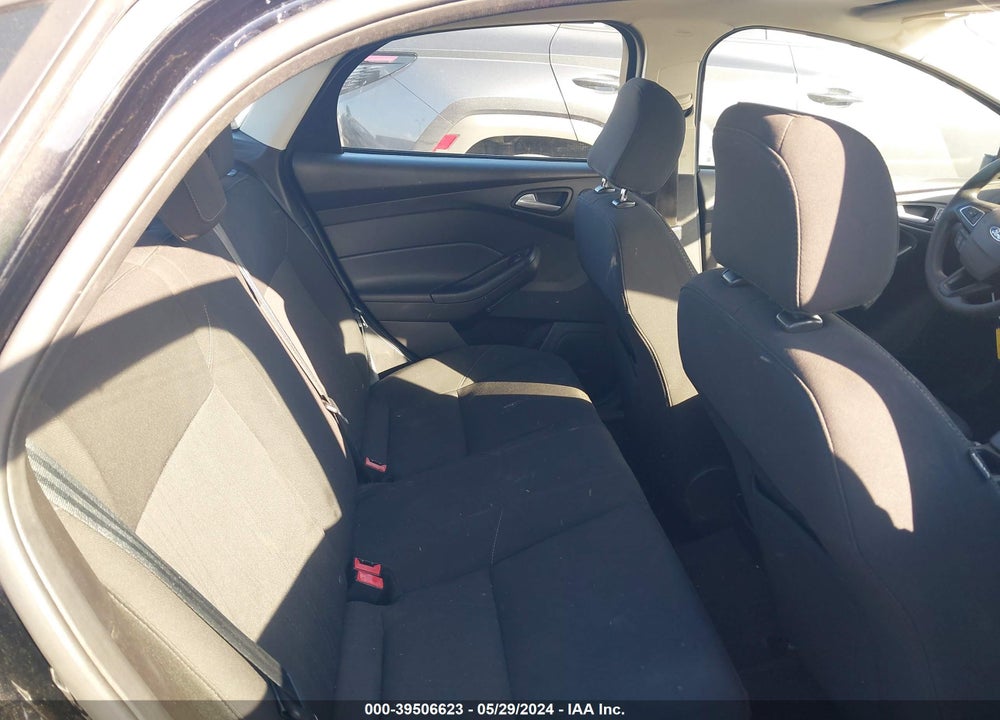 2017 FORD FOCUS SEL VIN: 1FADP3H24HL218205