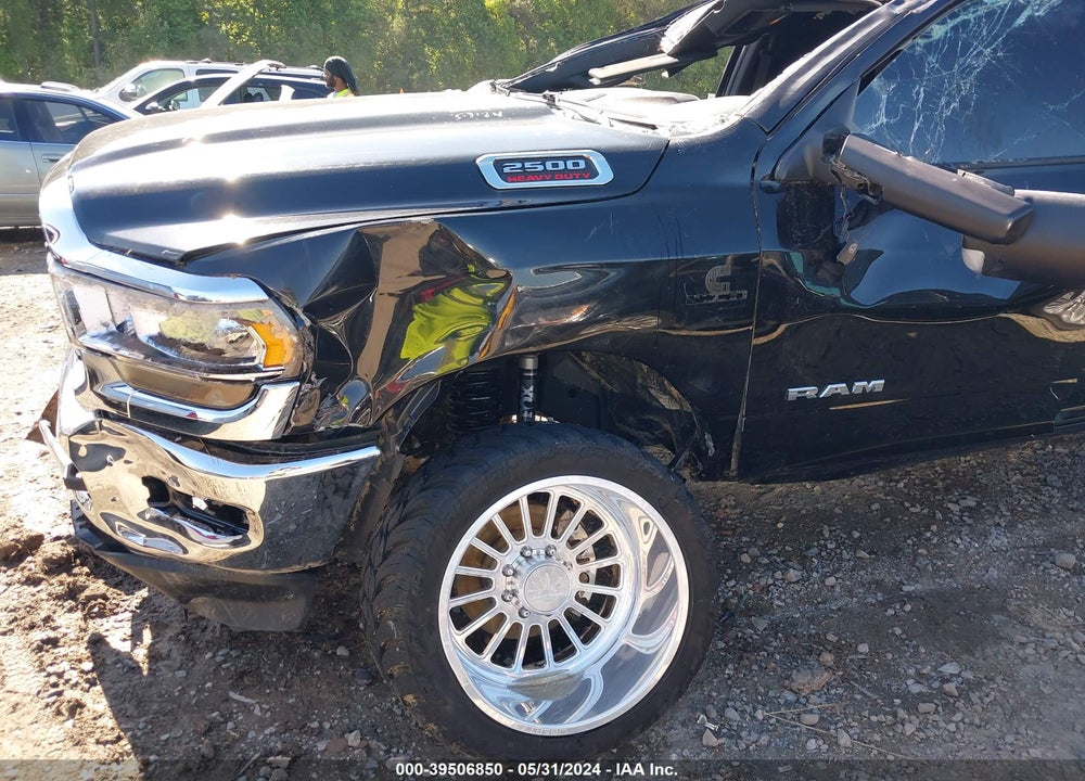 2022 RAM 2500 BIG HORN 4X4 6'4 BOX VIN: 3C6UR5DL8NG299496