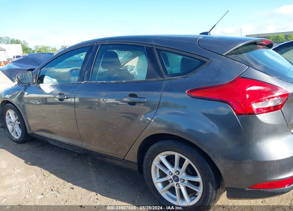 2015 FORD FOCUS SE VIN: 1FADP3K27FL209696