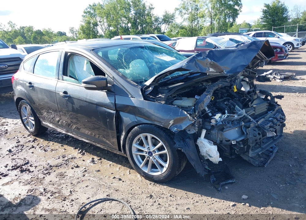 2015 FORD FOCUS SE VIN: 1FADP3K27FL209696