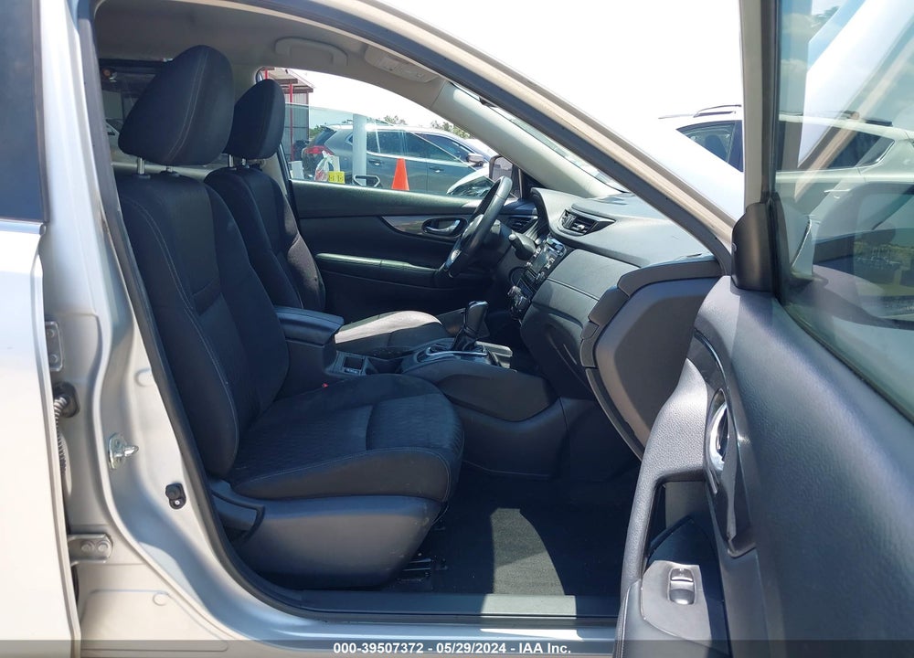 2017 NISSAN ROGUE SV VIN: KNMAT2MT3HP597949