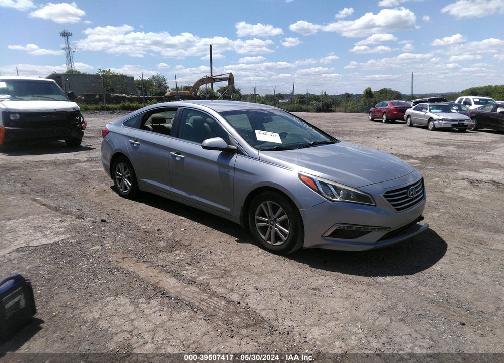 2015 HYUNDAI SONATA SE VIN: 5NPE24AF8FH205894