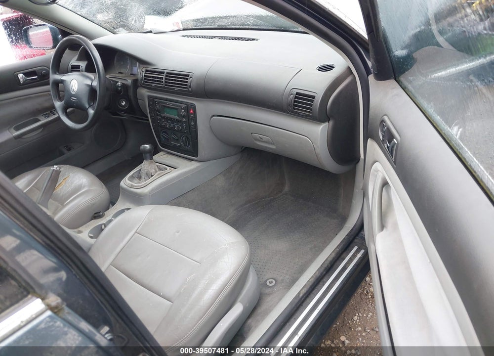 2003 VOLKSWAGEN PASSAT GLS VIN: WVWVD63B63E460832