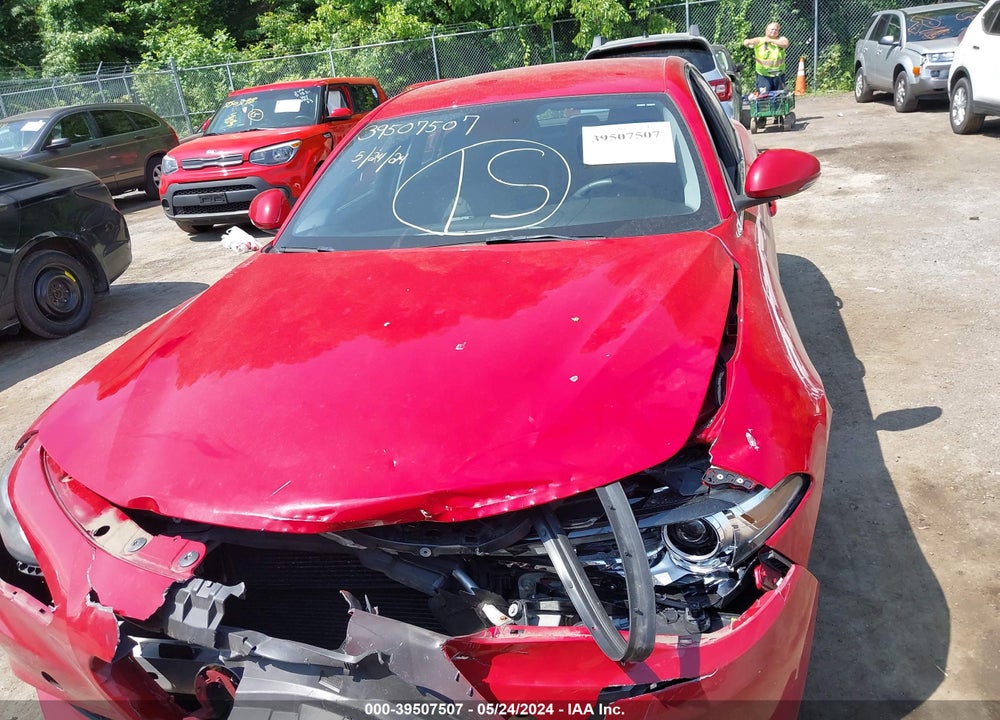 2018 ALFA ROMEO GIULIA RWD VIN: ZARFAEBN8J7566290