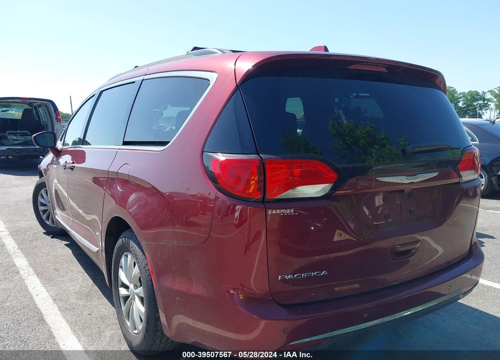 2017 CHRYSLER PACIFICA TOURING L VIN: 2C4RC1BG3HR709182