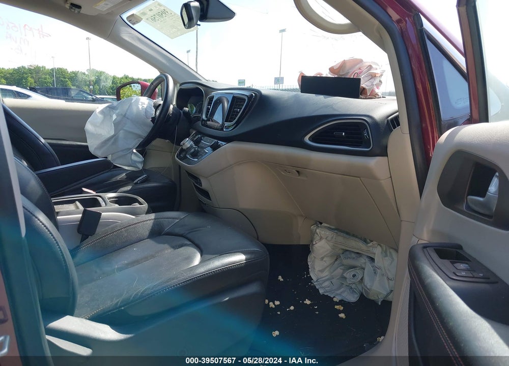 2017 CHRYSLER PACIFICA TOURING L VIN: 2C4RC1BG3HR709182