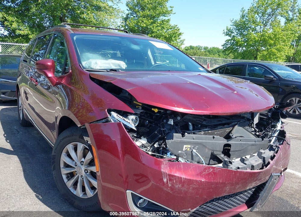 2017 CHRYSLER PACIFICA TOURING L VIN: 2C4RC1BG3HR709182