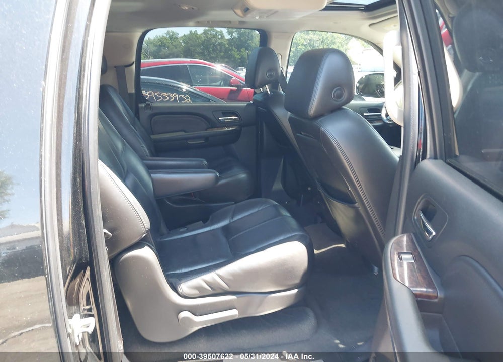 2007 GMC YUKON XL 1500 DENALI VIN: 1GKFK66827J374204