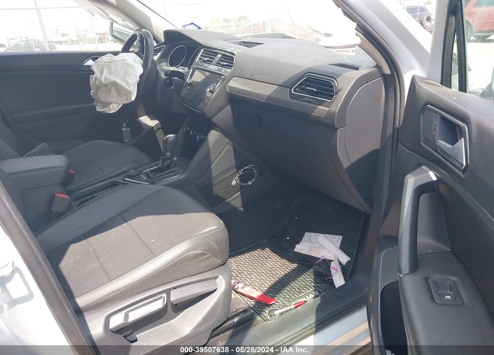 2018 VOLKSWAGEN TIGUAN 2.0T SE/2.0T SEL VIN: 3VV2B7AX7JM156737