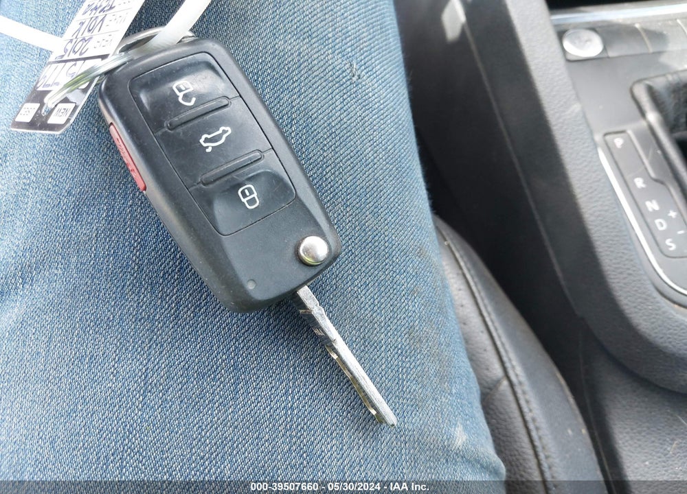 2015 VOLKSWAGEN JETTA 1.8T SE VIN: 3VWD17AJXFM300341