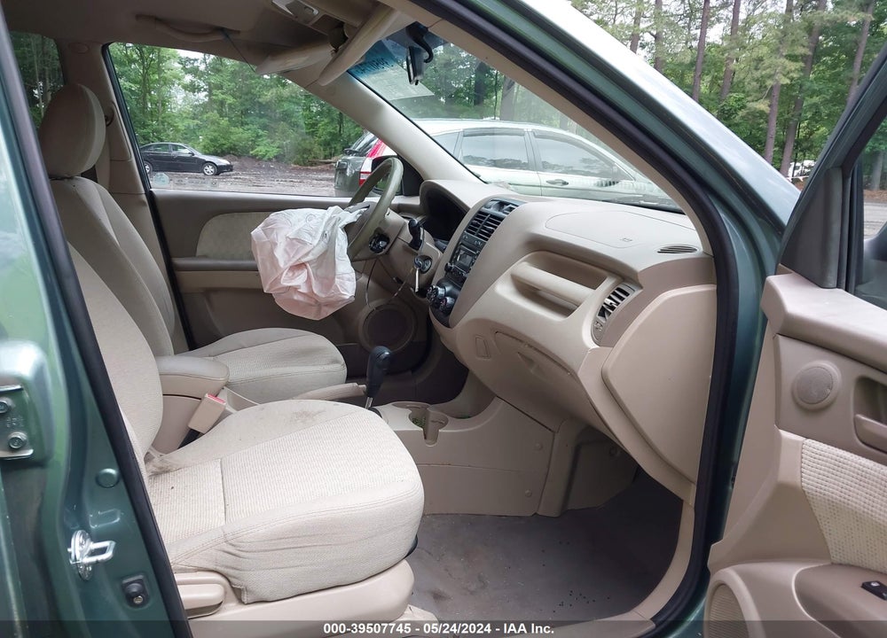 2008 KIA SPORTAGE LX VIN: KNDJF724687488692