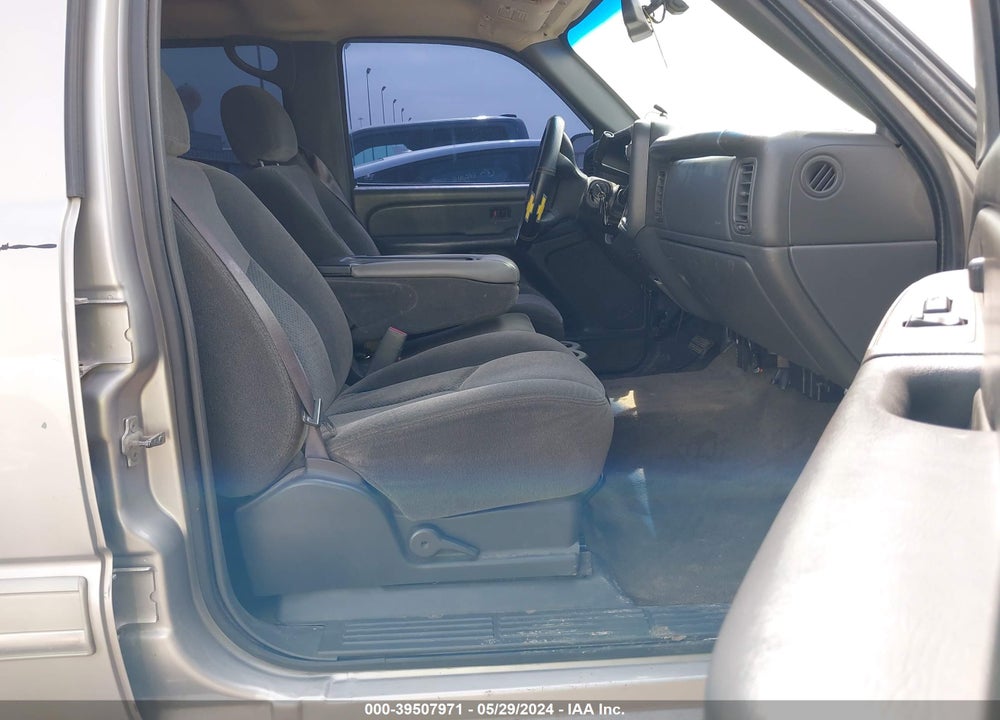 2005 CHEVROLET SILVERADO 1500 LS VIN: 2GCEC13T251233060