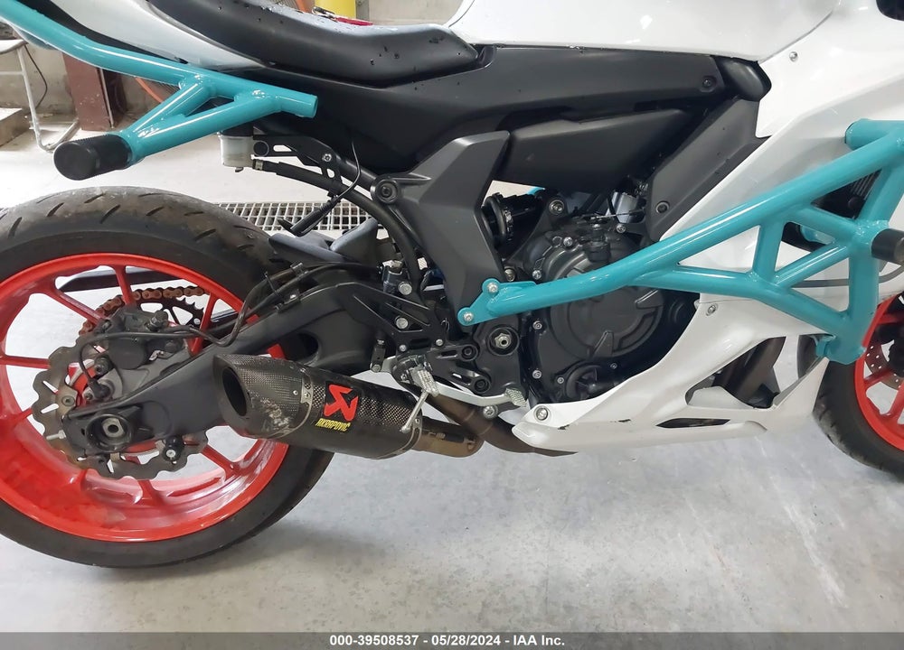 2023 YAMAHA YZFR7 VIN: JYARM38E9PA008885