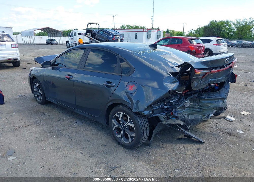 2019 KIA FORTE LXS VIN: 3KPF24AD2KE040622