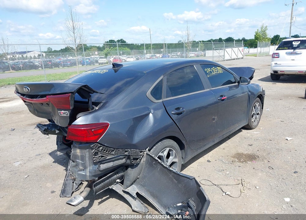 2019 KIA FORTE LXS VIN: 3KPF24AD2KE040622