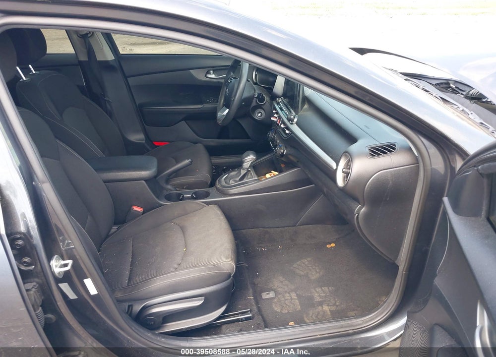 2019 KIA FORTE LXS VIN: 3KPF24AD2KE040622
