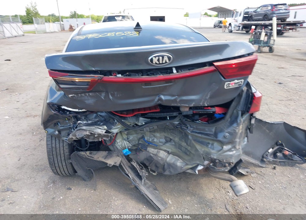 2019 KIA FORTE LXS VIN: 3KPF24AD2KE040622