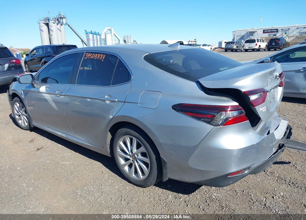 2021 TOYOTA CAMRY LE VIN: 4T1C11AKXMU408127