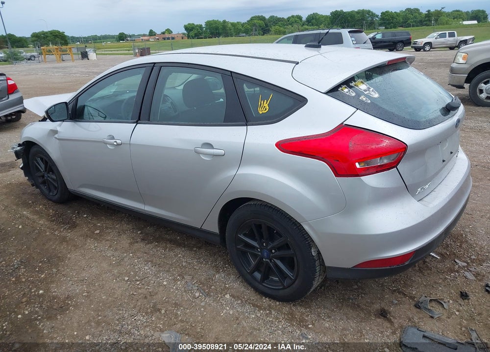 2015 FORD FOCUS SE VIN: 1FADP3K25FL301342