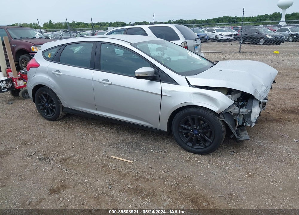 2015 FORD FOCUS SE VIN: 1FADP3K25FL301342
