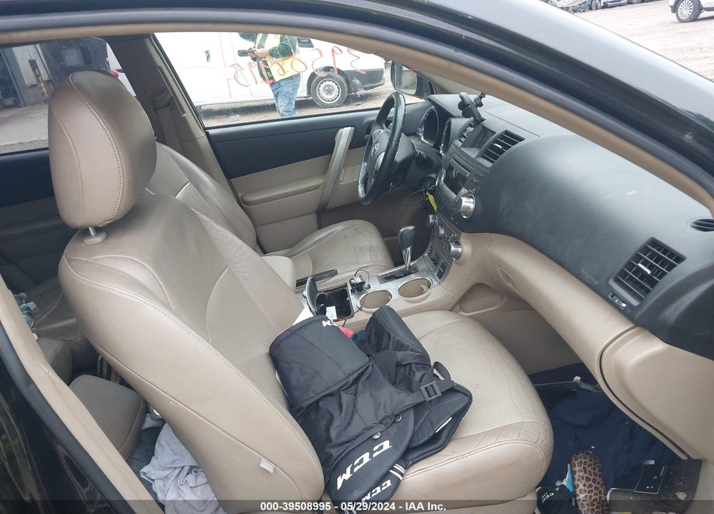 2012 TOYOTA HIGHLANDER SE V6 VIN: 5TDBK3EH0CS117842