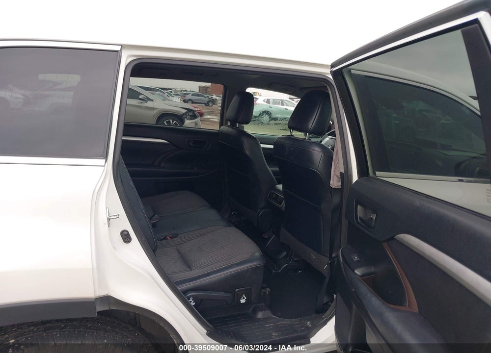 2017 TOYOTA HIGHLANDER LE PLUS VIN: 5TDZZRFH0HS226627