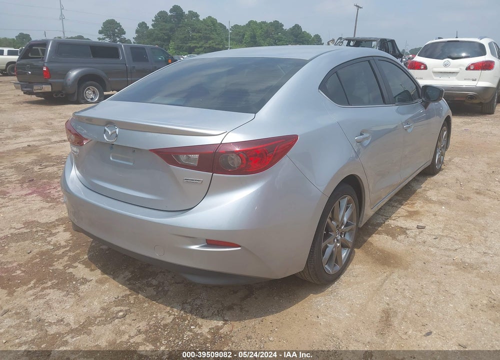 2018 MAZDA 3 TOURING VIN: 3MZBN1V39JM206271