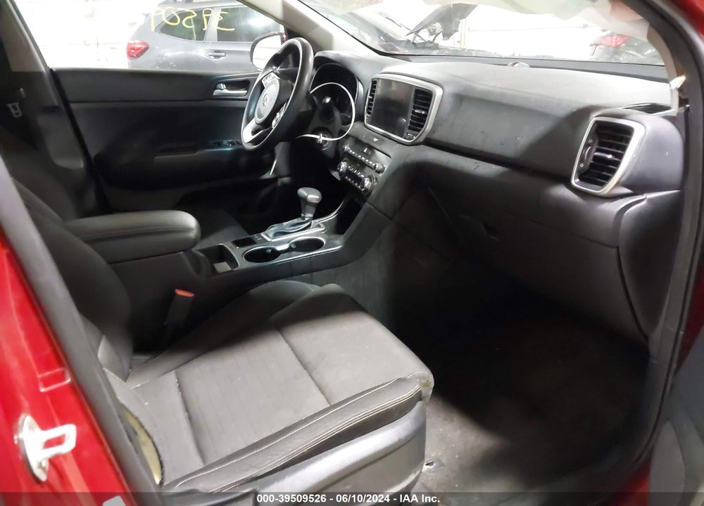 2020 KIA SPORTAGE LX VIN: KNDPMCAC8L7662451