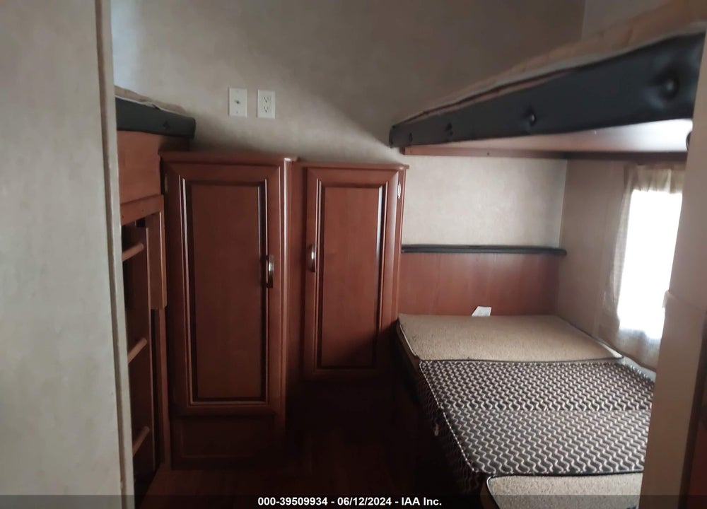 2015 FOREST RIVER SALEM TRAVEL TRAILER VIN: 4X4TSMF23FA313113