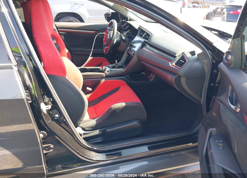 2018 HONDA CIVIC TYPE-R TOURING VIN: SHHFK8G76JU204826