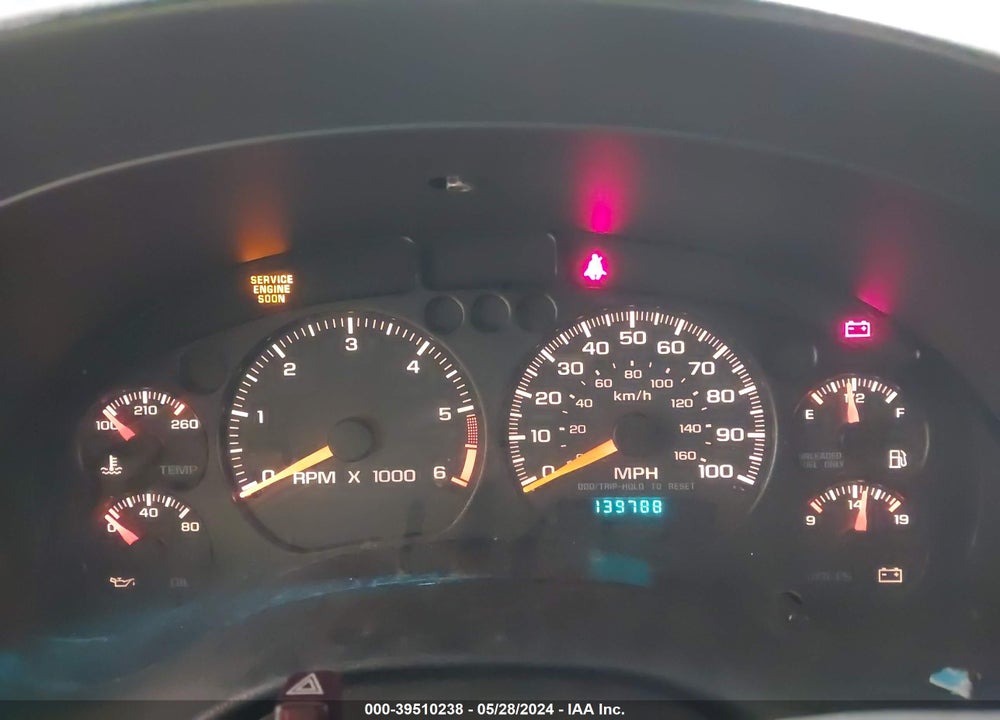 1998 GMC JIMMY SLE VIN: 1GKDT13W8W2557013