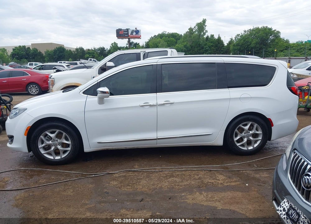 2019 CHRYSLER PACIFICA LIMITED VIN: 2C4RC1GG2KR737670