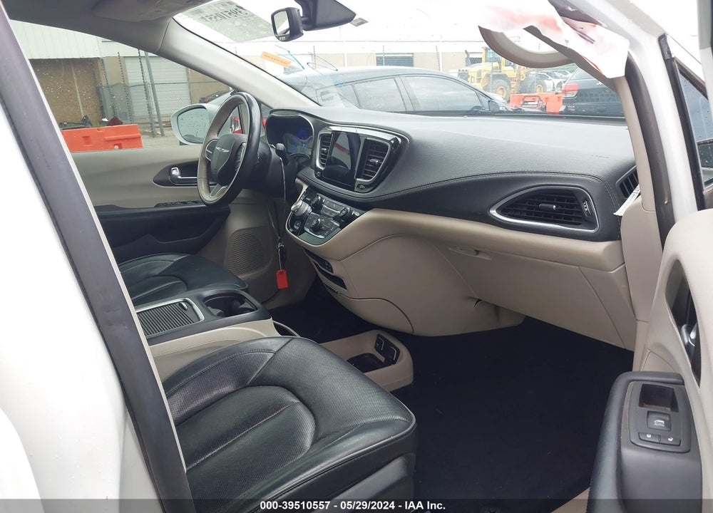 2019 CHRYSLER PACIFICA LIMITED VIN: 2C4RC1GG2KR737670