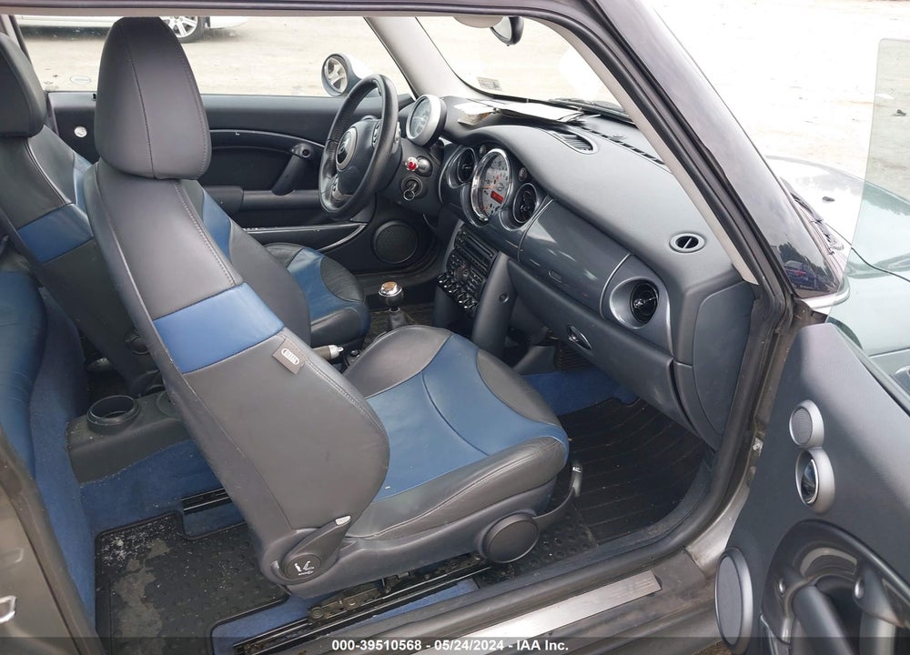 2003 MINI COOPER S VIN: WMWRE33413TD69512