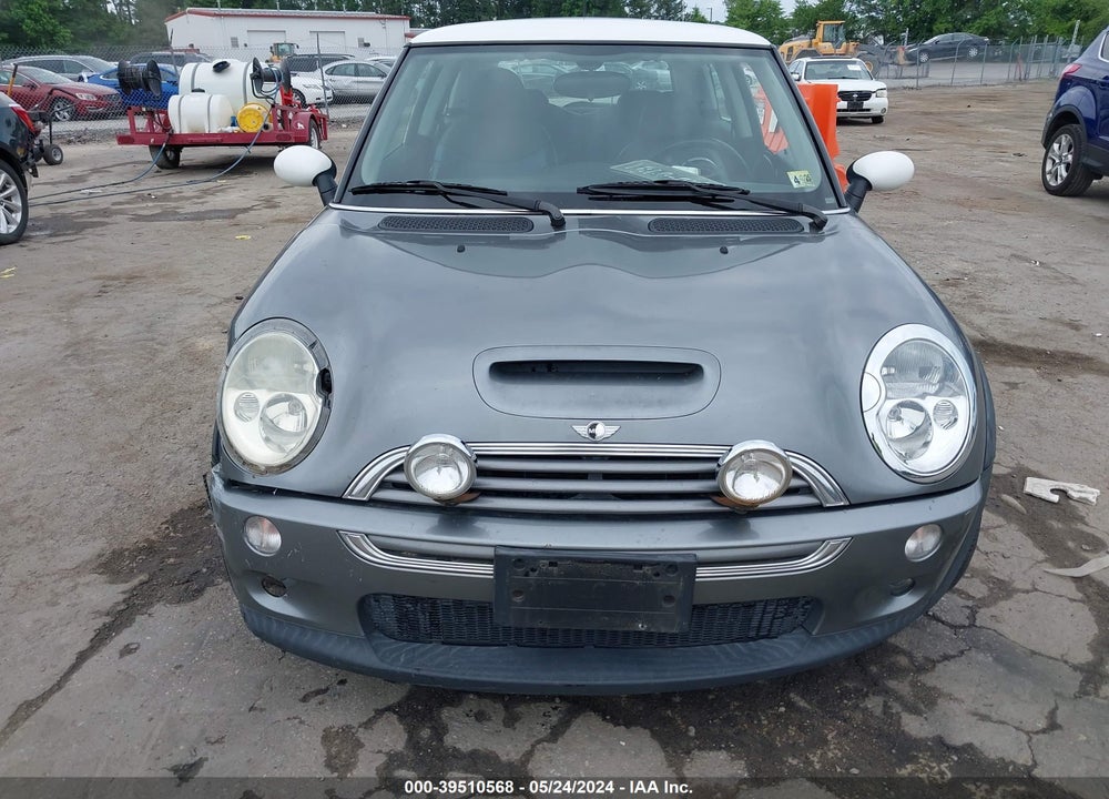 2003 MINI COOPER S VIN: WMWRE33413TD69512