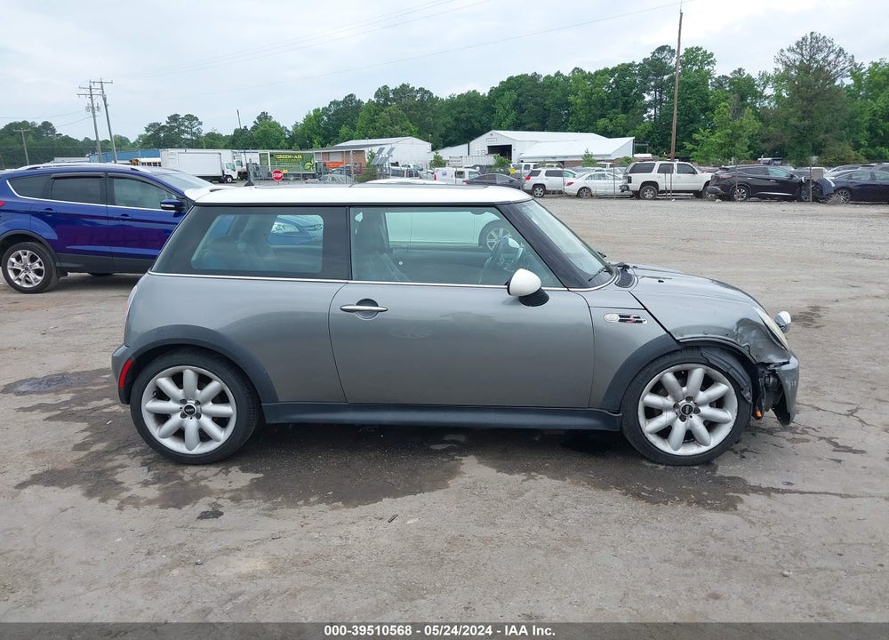 2003 MINI COOPER S VIN: WMWRE33413TD69512
