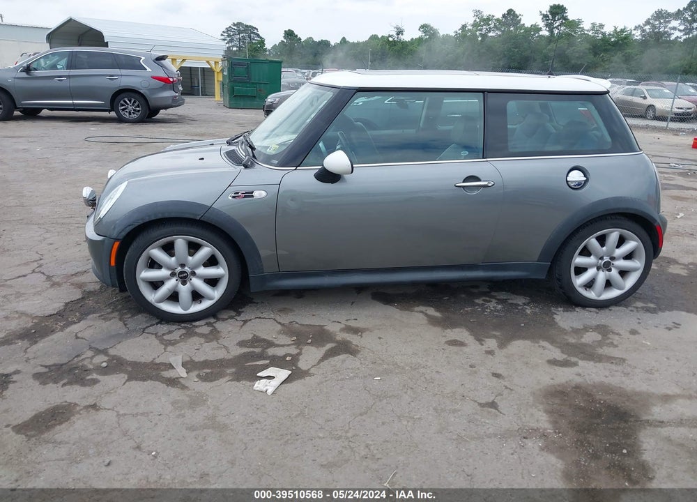 2003 MINI COOPER S VIN: WMWRE33413TD69512