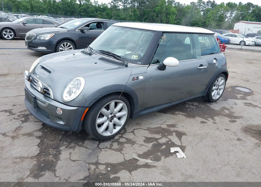 2003 MINI COOPER S VIN: WMWRE33413TD69512