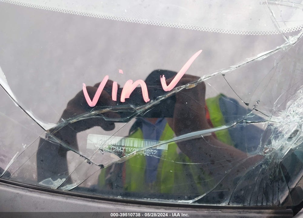 2019 NISSAN ROGUE S VIN: 5N1AT2MT1KC760852