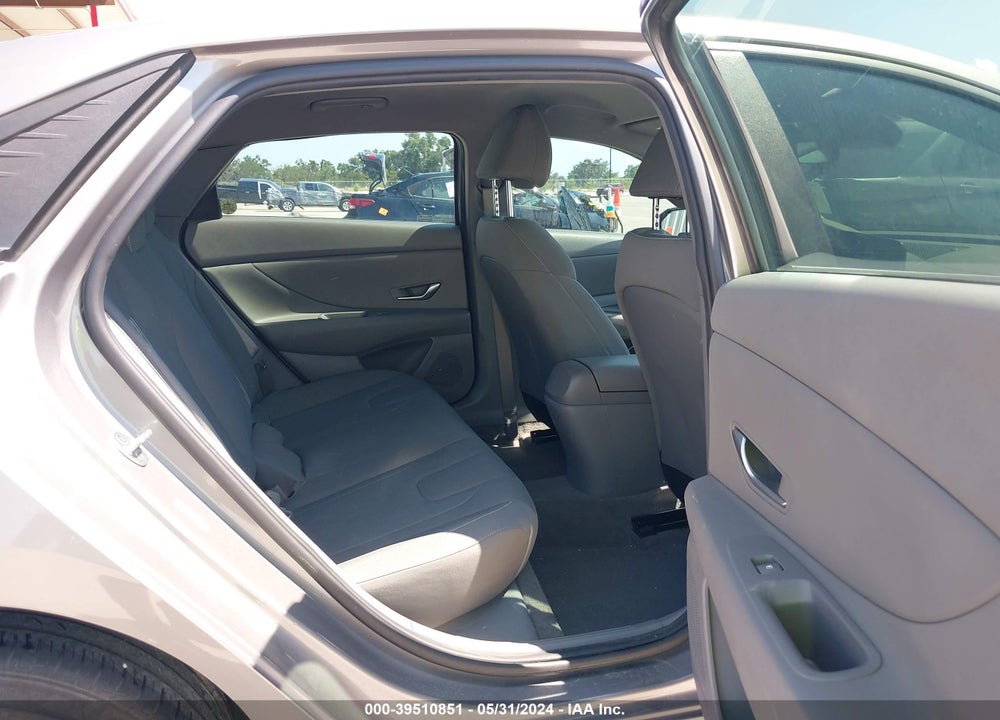 2021 HYUNDAI ELANTRA SEL VIN: KMHLM4AG3MU123631