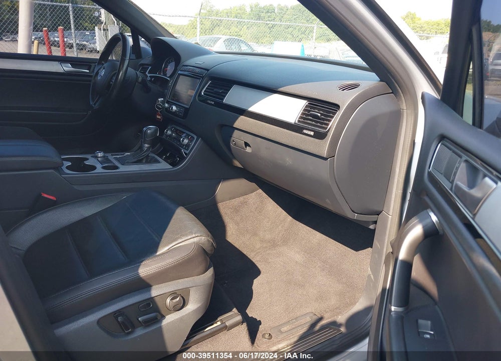 2017 VOLKSWAGEN TOUAREG V6 WOLFSBURG EDITION VIN: WVGRF7BPXHD000046