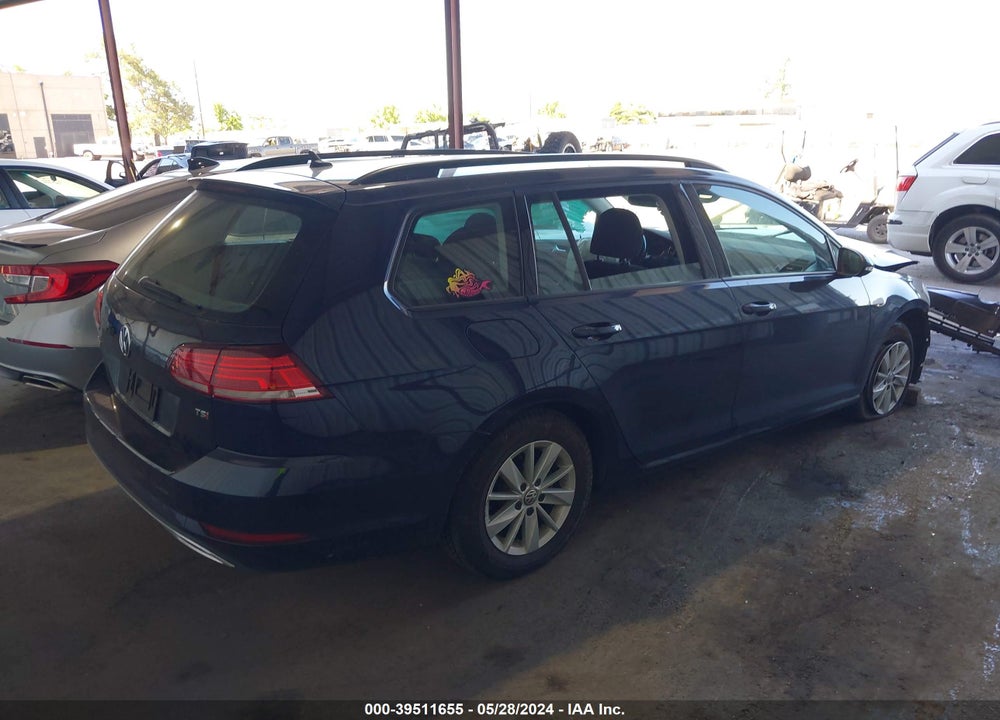 2018 VOLKSWAGEN GOLF SPORTWAGEN TSI S VIN: 3VW717AU2JM765924