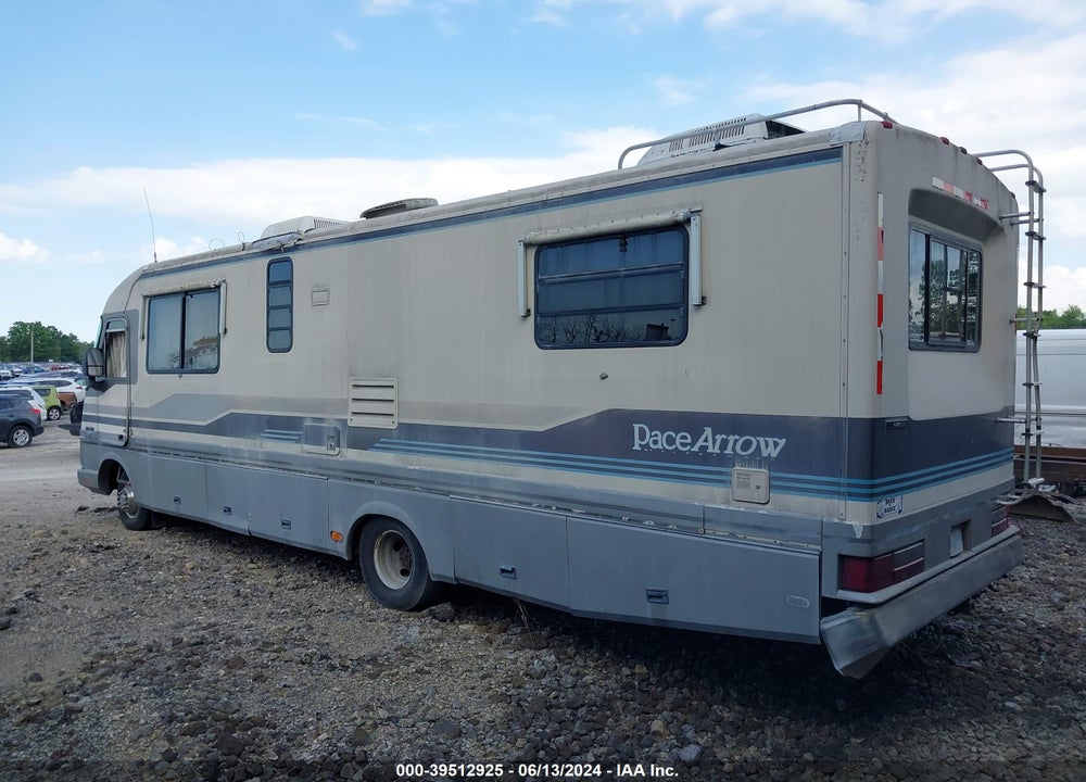 1992 PACE ARROW 7341QS VIN: 3FCMFS3G3NJA00828