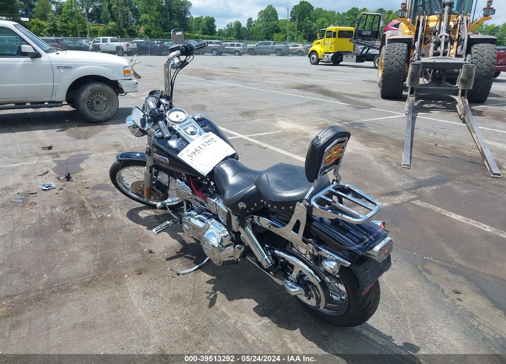 2007 HARLEY-DAVIDSON FXDWG VIN: 1HD1GP4137K319613