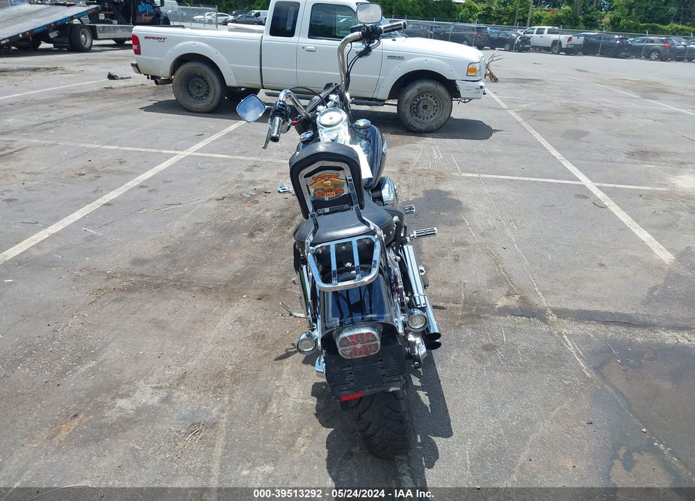 2007 HARLEY-DAVIDSON FXDWG VIN: 1HD1GP4137K319613