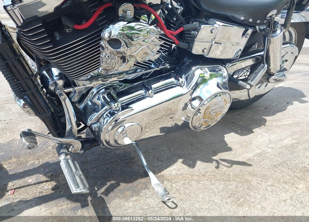 2007 HARLEY-DAVIDSON FXDWG VIN: 1HD1GP4137K319613