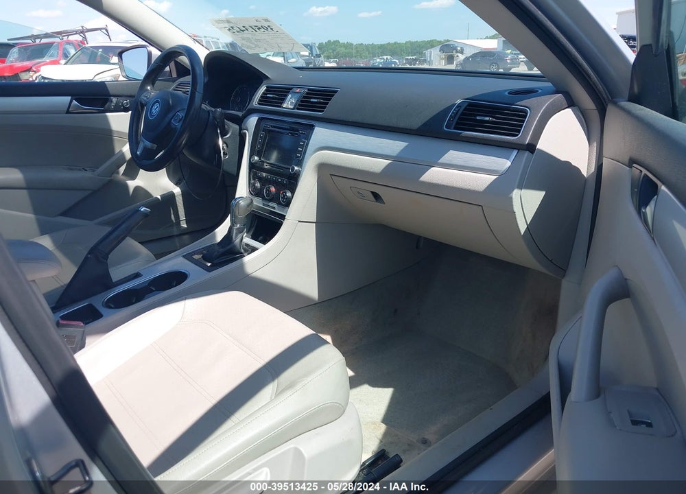 2013 VOLKSWAGEN PASSAT 2.0L TDI SE VIN: 1VWBN7A3XDC054354